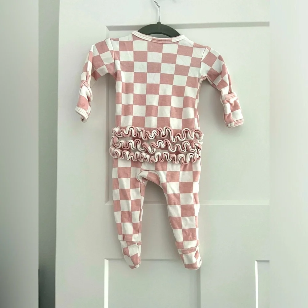 SIIX Zipper Onesie with ruffle butt